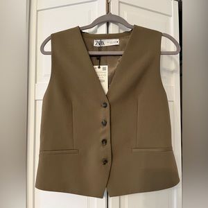 Zara Women’s BUTTONED VEST
KHAKI 0/3736/045/505/03